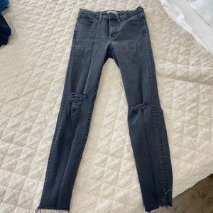 Madewell:Curvy High-Rise Skinny Jeans in Black Sea